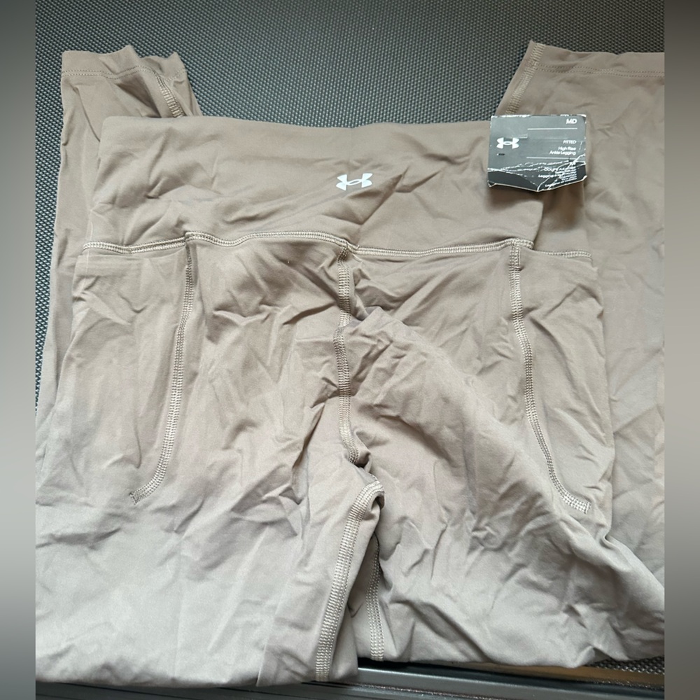 NWT Under Armour Gray Fitted Leggings